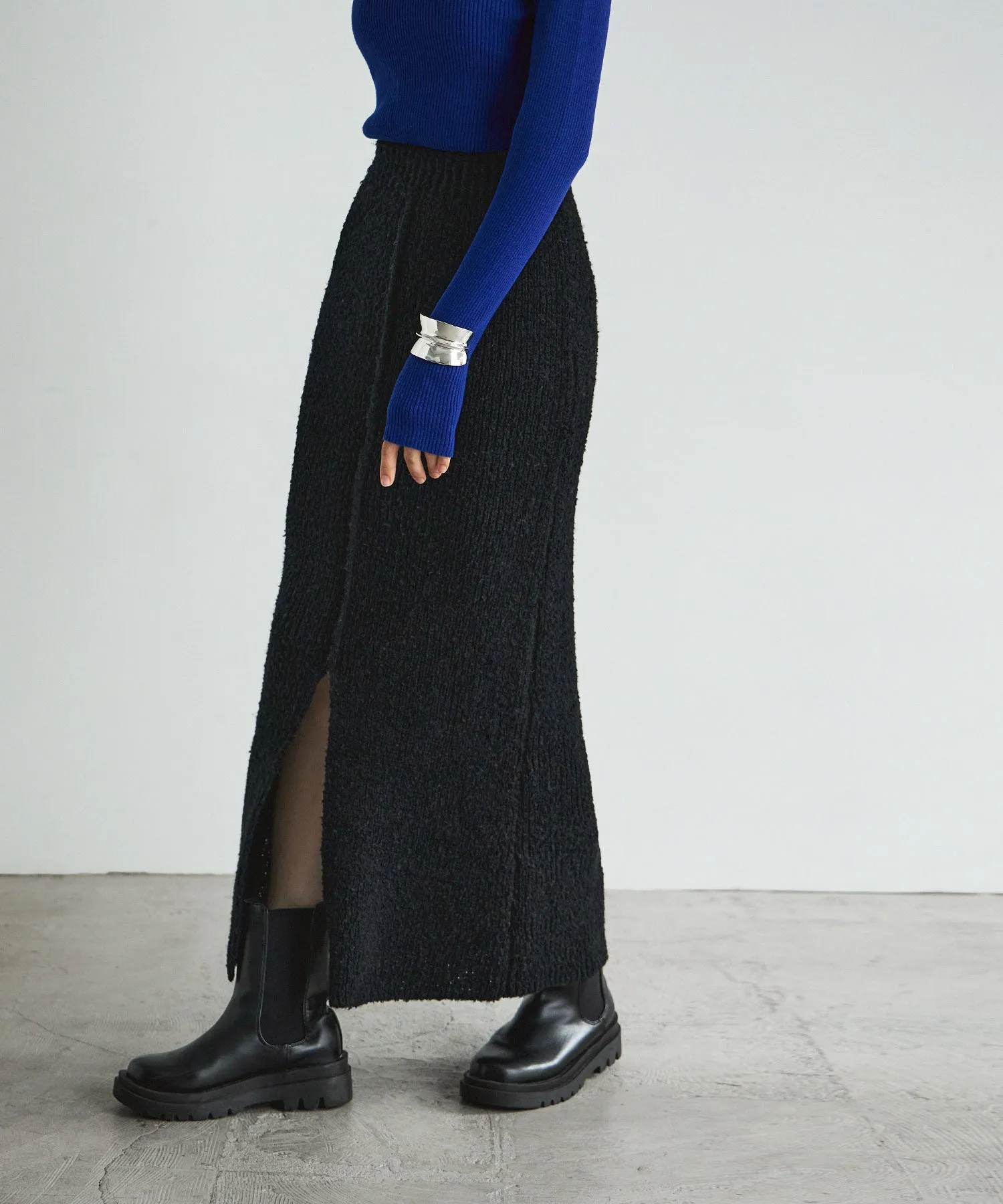Boucle knit tight skirt