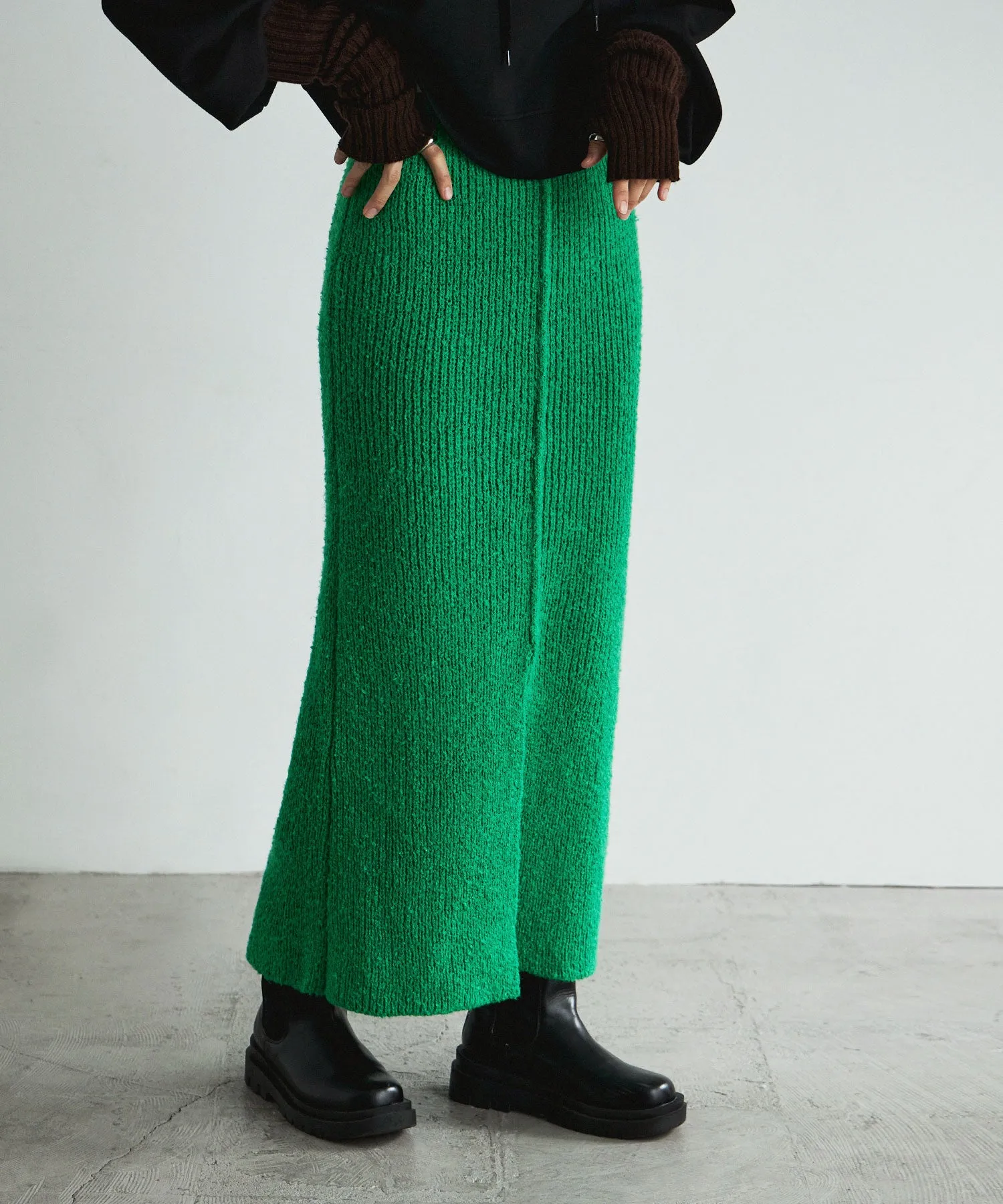 Boucle knit tight skirt