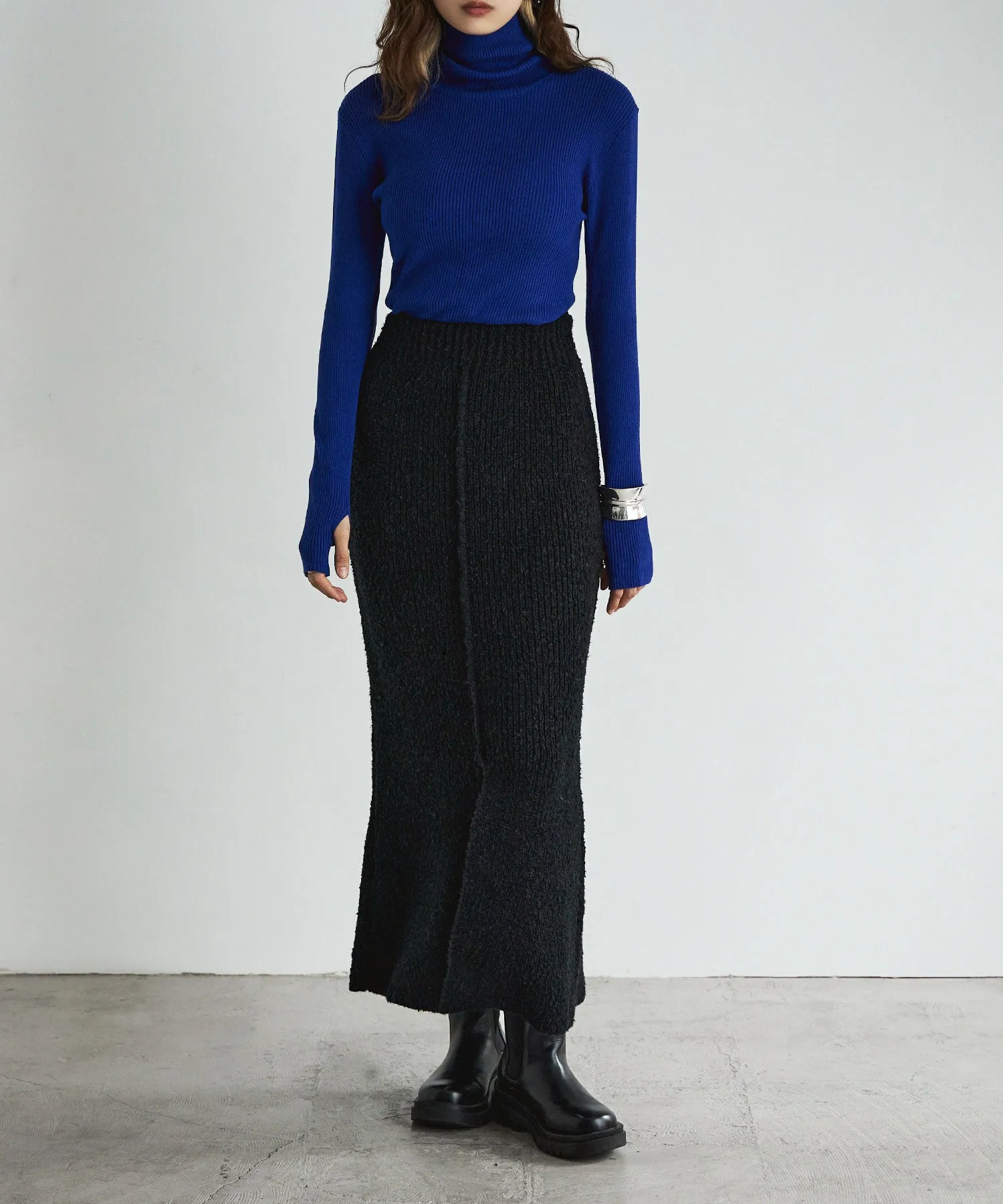 Boucle knit tight skirt