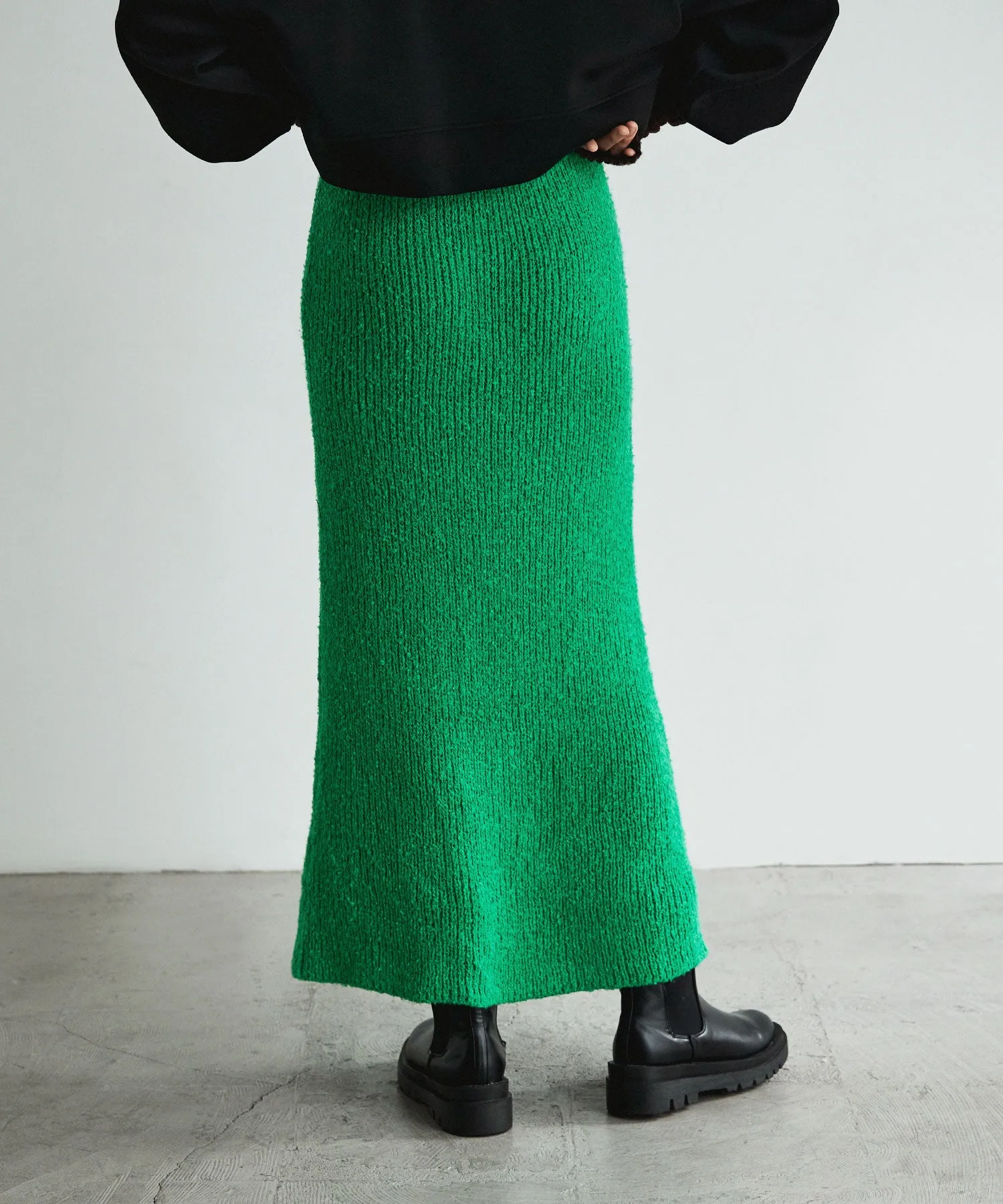 Boucle knit tight skirt