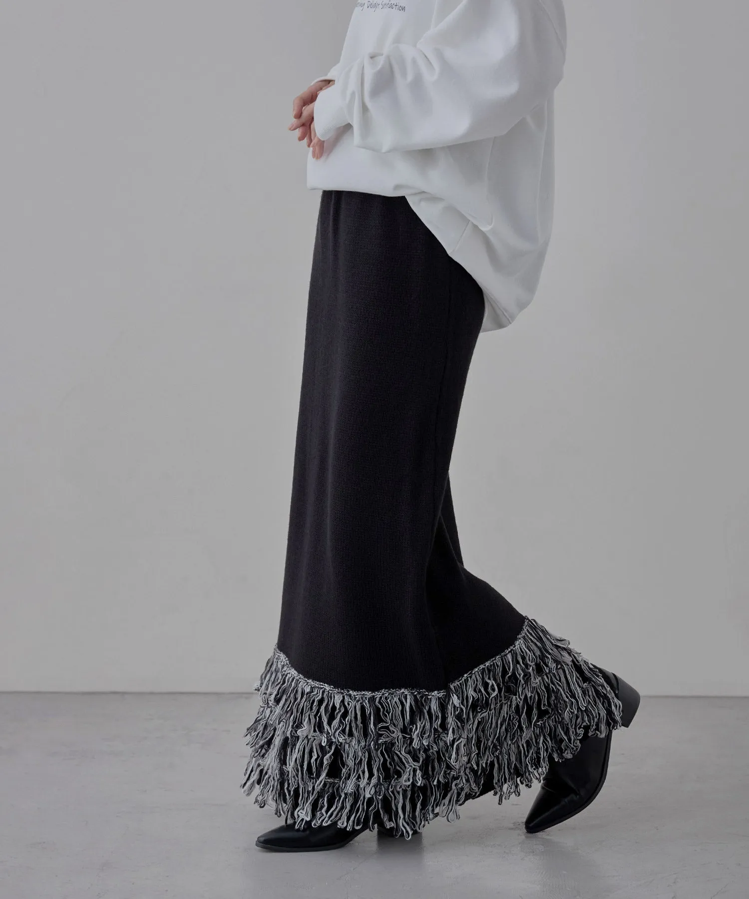 Fringe knit tight skirt