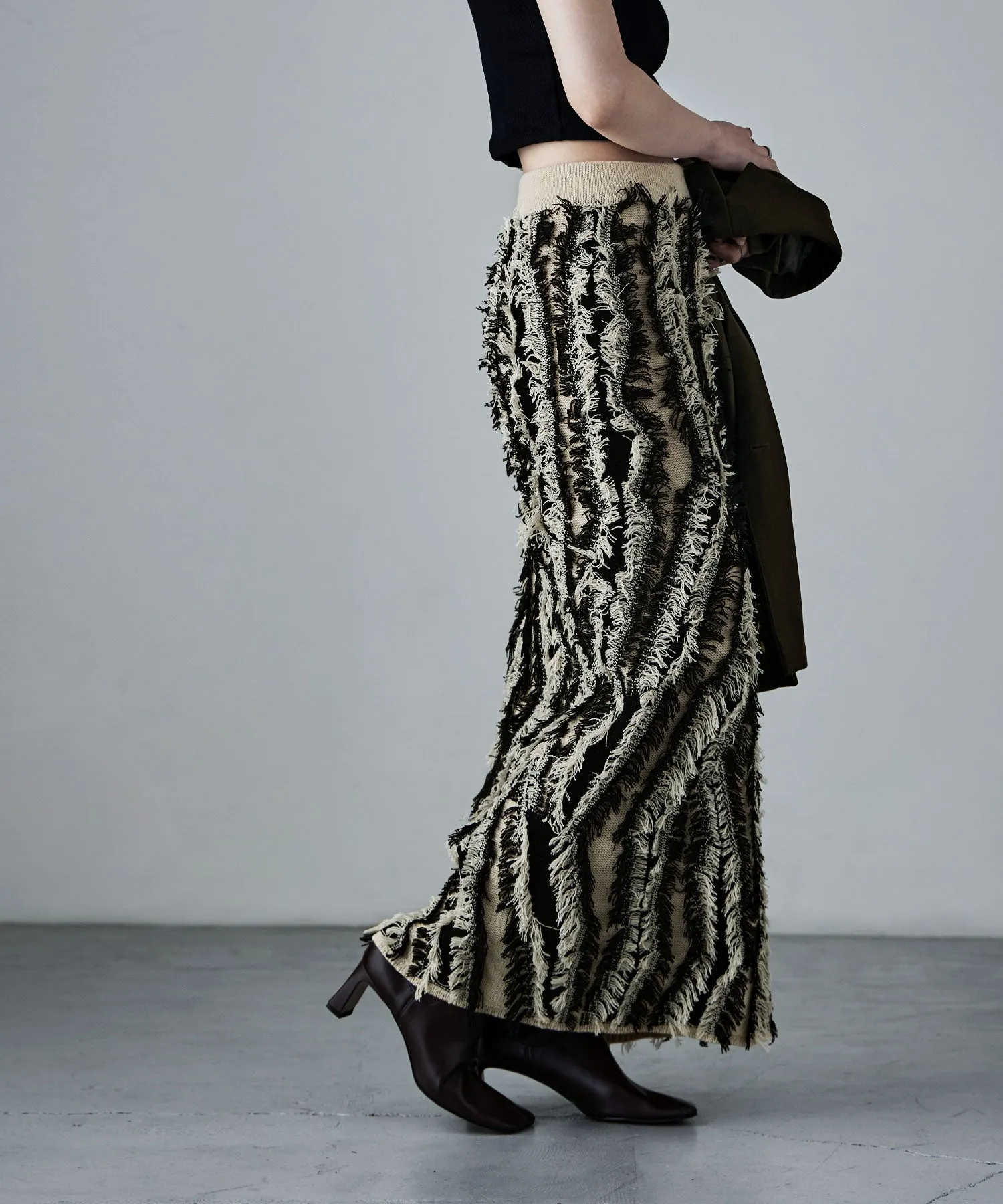Mix fringe knit tight skirt