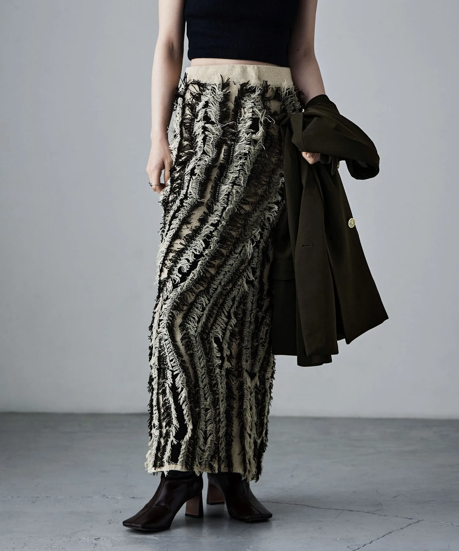 Mix fringe knit tight skirt