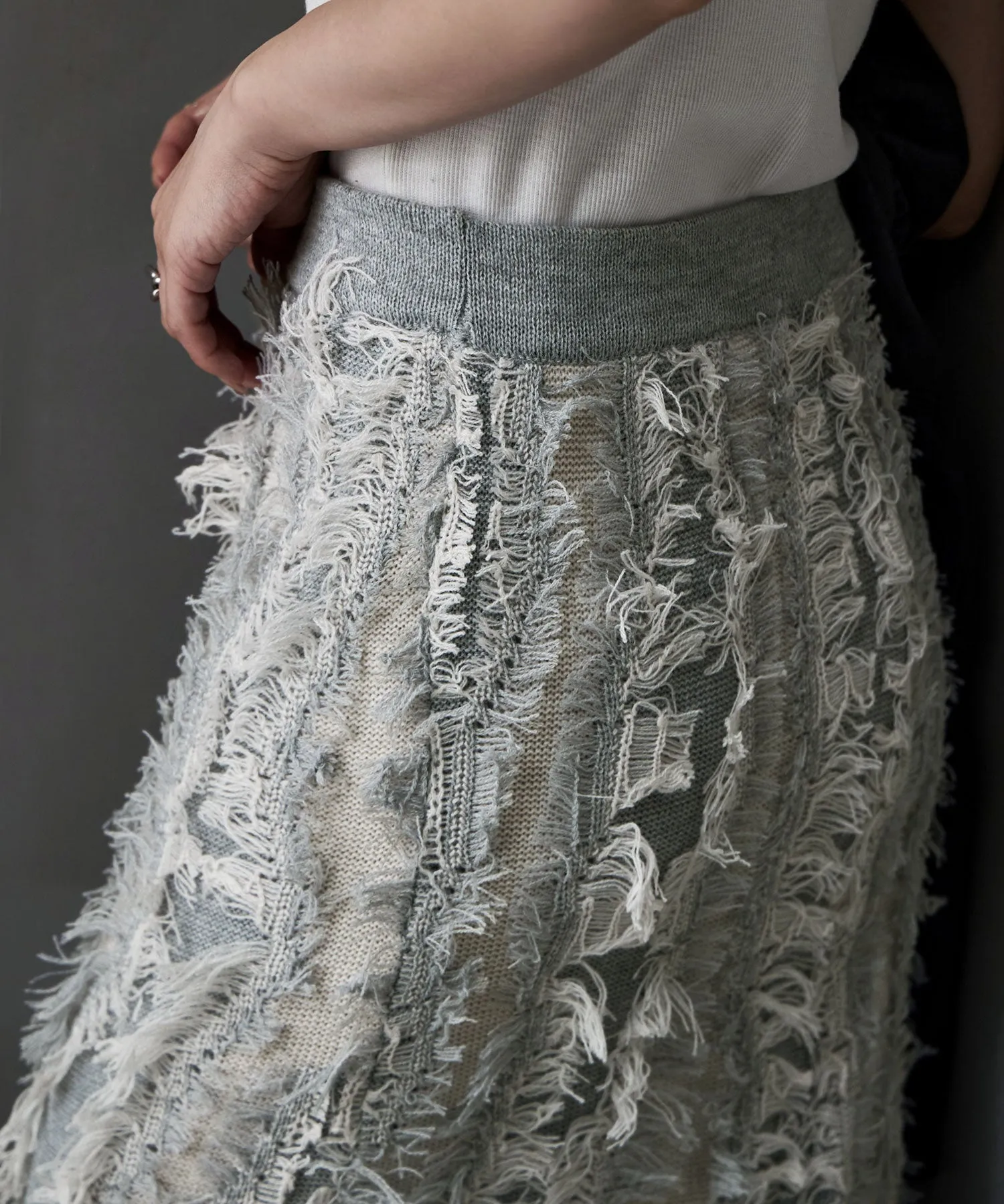 Mix fringe knit tight skirt