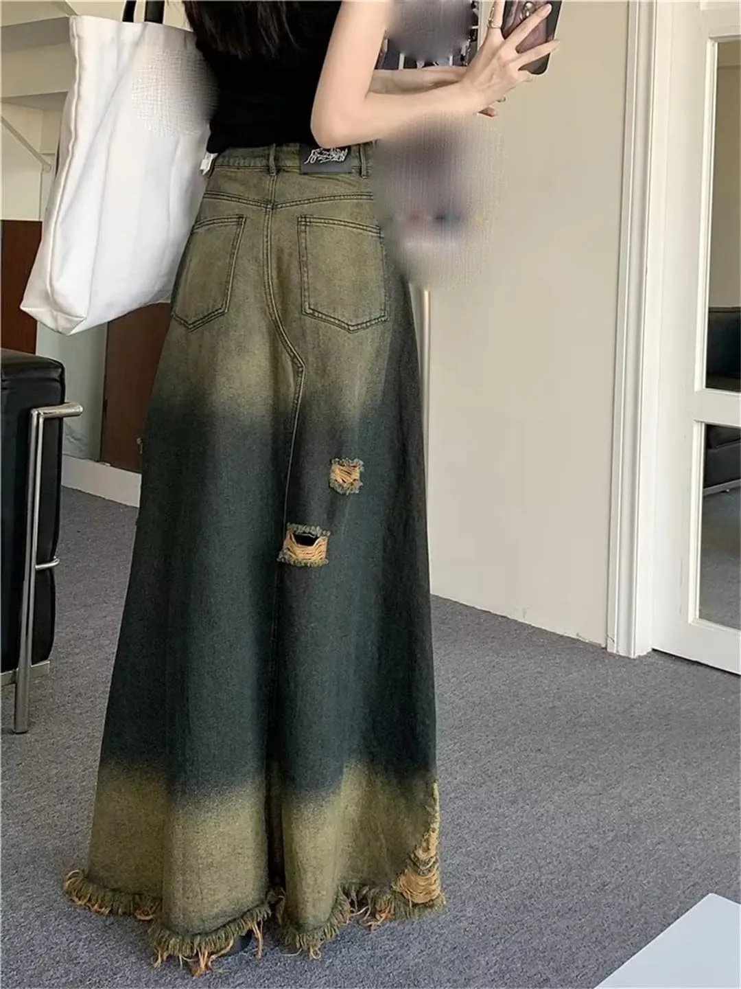Women's Vintage Ripped Holes Maxi Jeans Skirts with Pockets High Waisted Retro Washed Denim Skirt