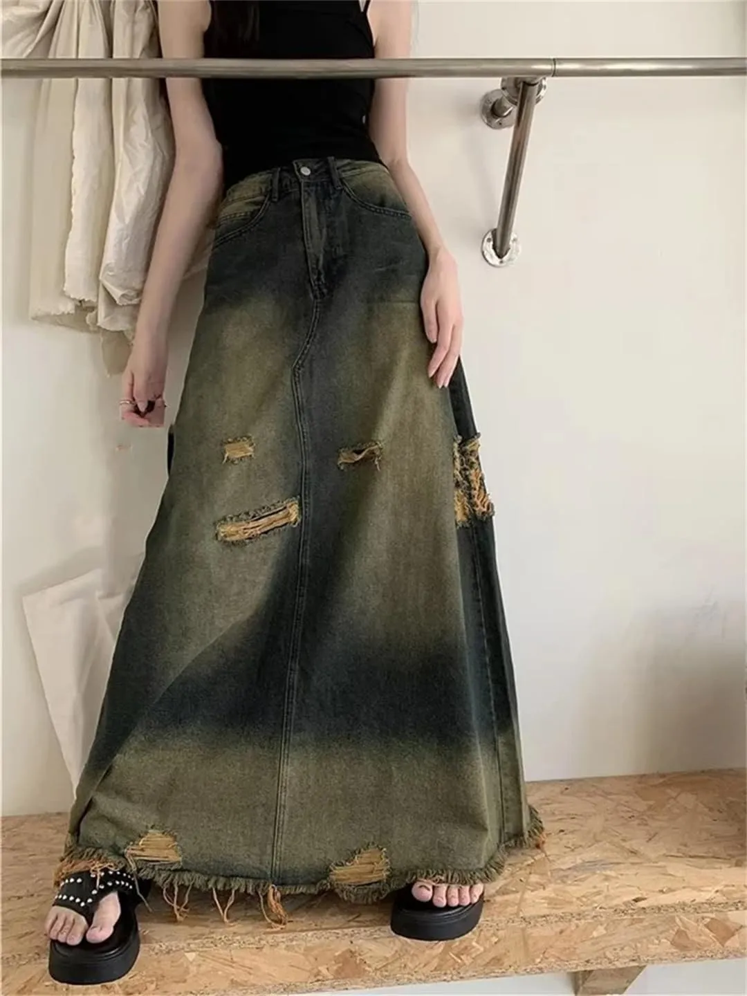Women's Vintage Ripped Holes Maxi Jeans Skirts with Pockets High Waisted Retro Washed Denim Skirt
