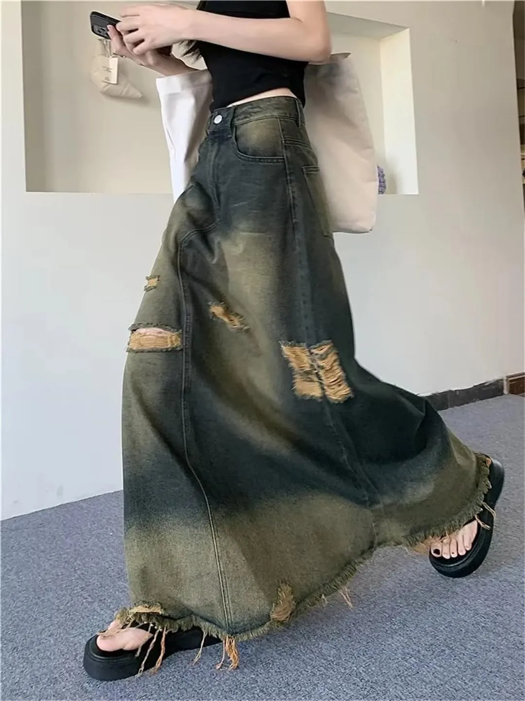 Women's Vintage Ripped Holes Maxi Jeans Skirts with Pockets High Waisted Retro Washed Denim Skirt
